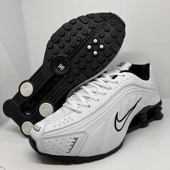 Men's Nike Shox R4 - White and Black - Picture 2 of 5